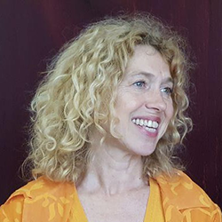 Anne Romain